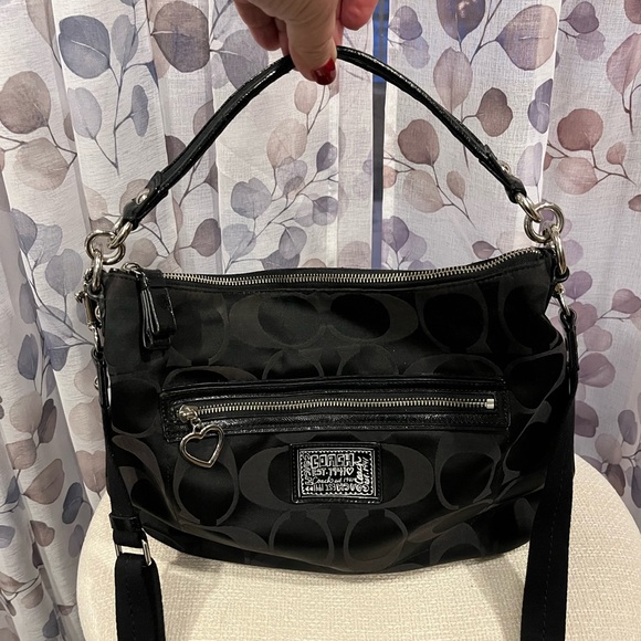 Coach purse! EUC, from a smoke free, pet friendly home! Measures approx 14”x11” - Picture 1 of 5